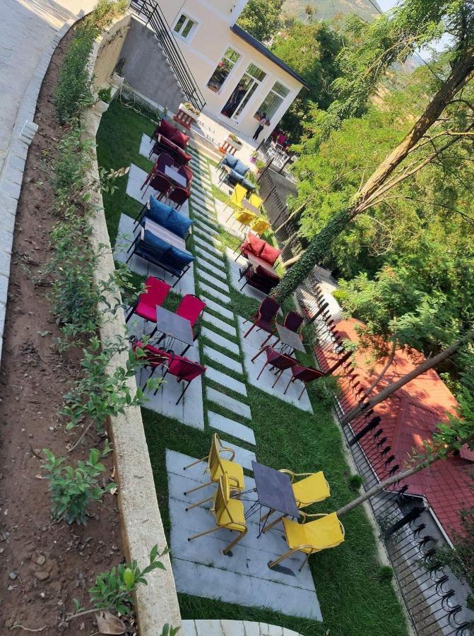 R Hotel Corovode Экстерьер фото