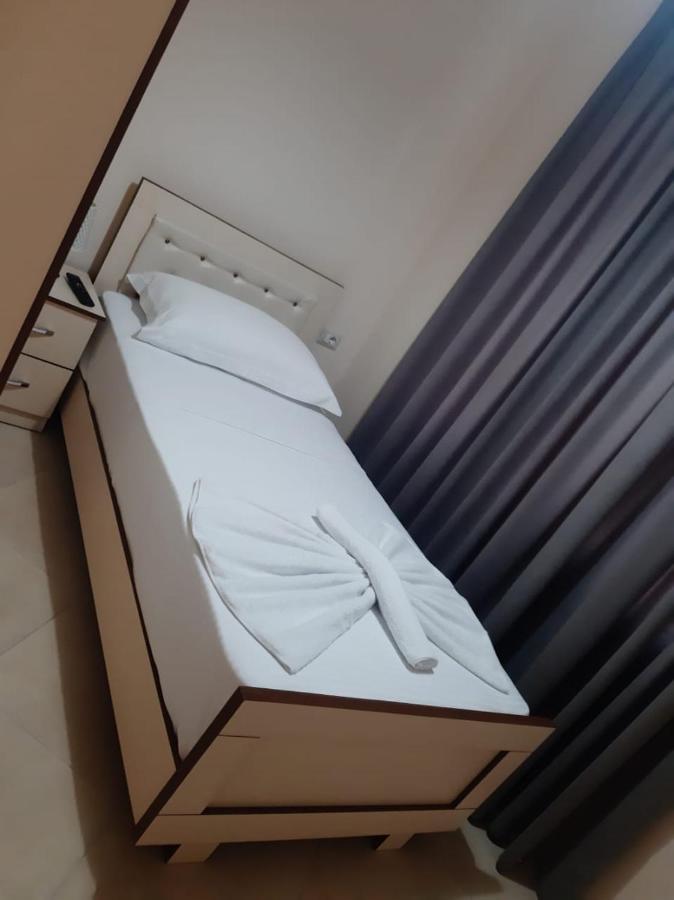 R Hotel Corovode Экстерьер фото
