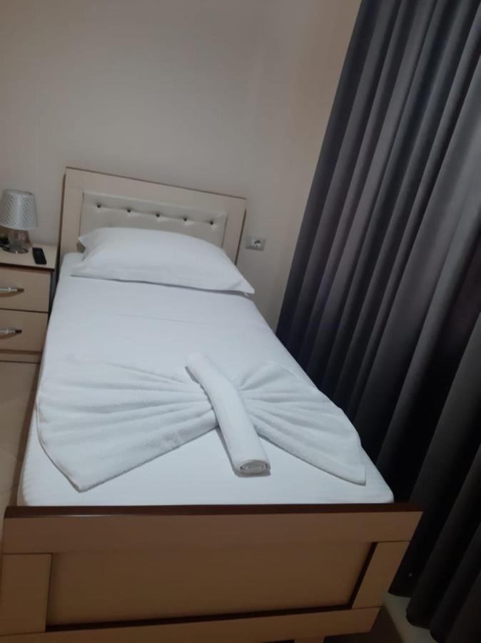 R Hotel Corovode Экстерьер фото