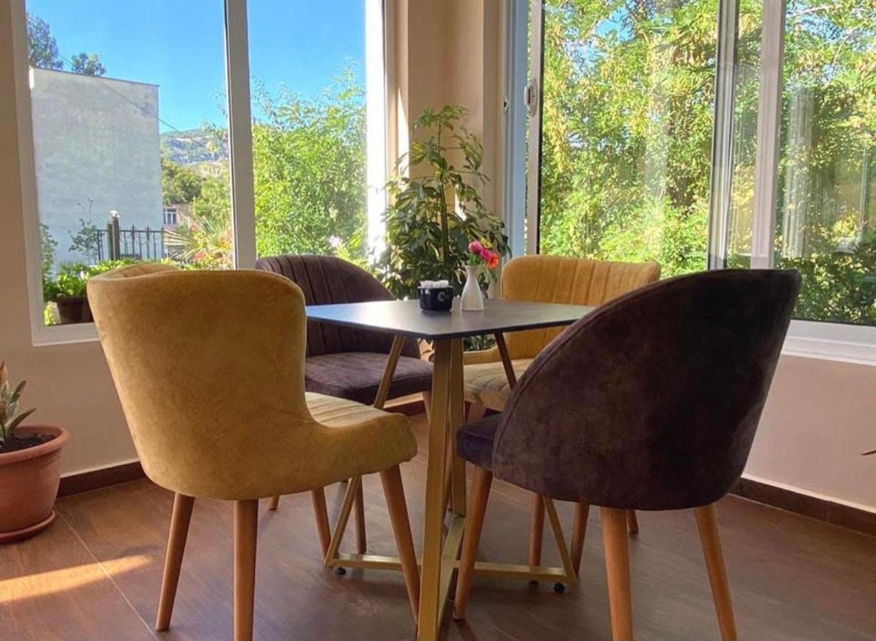 R Hotel Corovode Экстерьер фото