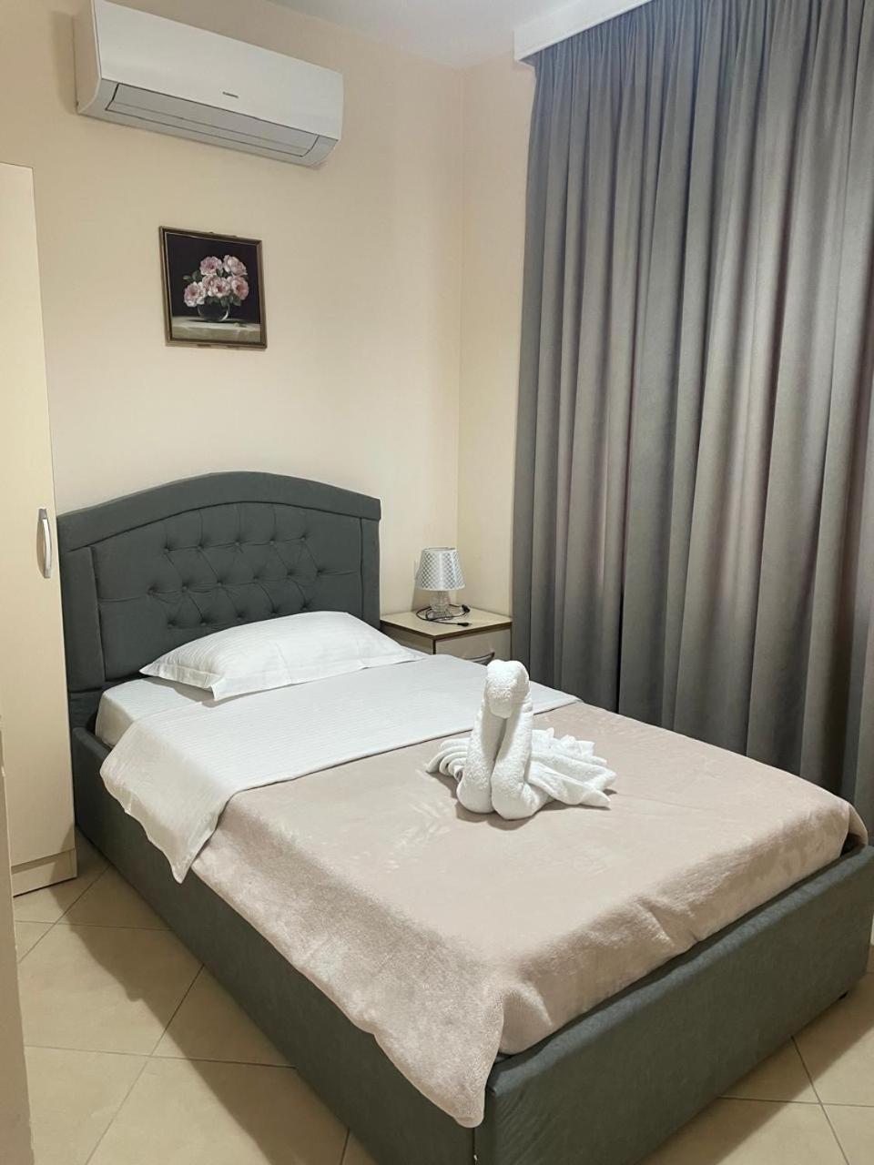 R Hotel Corovode Экстерьер фото