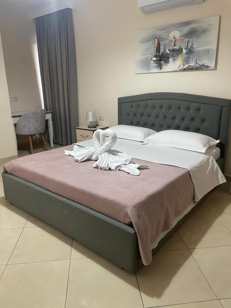 R Hotel Corovode Экстерьер фото